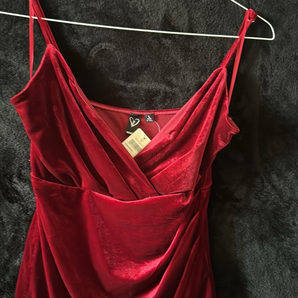 Windsor 👗 - Picture 2 of 7